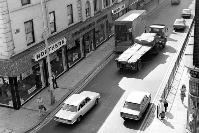 Traffic in John Street in 1972. Photo: Bill Hawkins.