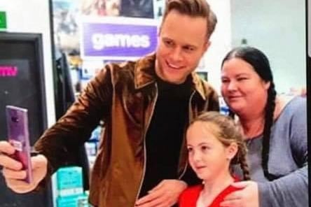 Donna Ferris and her daughter were thrilled to meet the TV presenter and singer Olly Murs, who even kindly took the selfie for them!