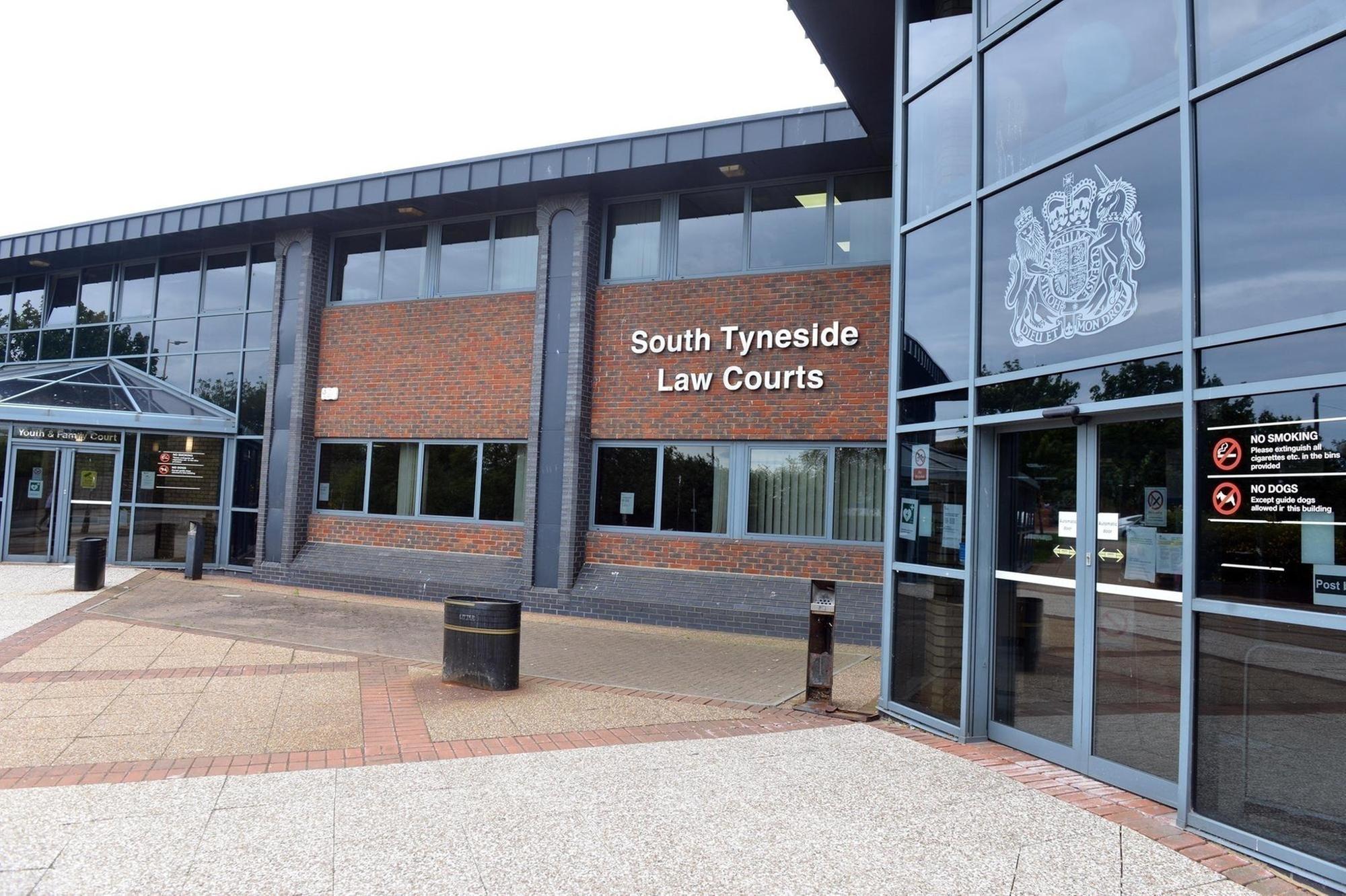 Fensterbauer aus Sunderland erhält langes Fahrverbot wegen zweiten Fahrens ...