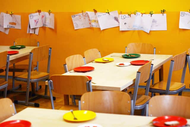The Government has issued advice to schools on how free meals can be accessed for vulnerable pupils during the coronavirus crisis.