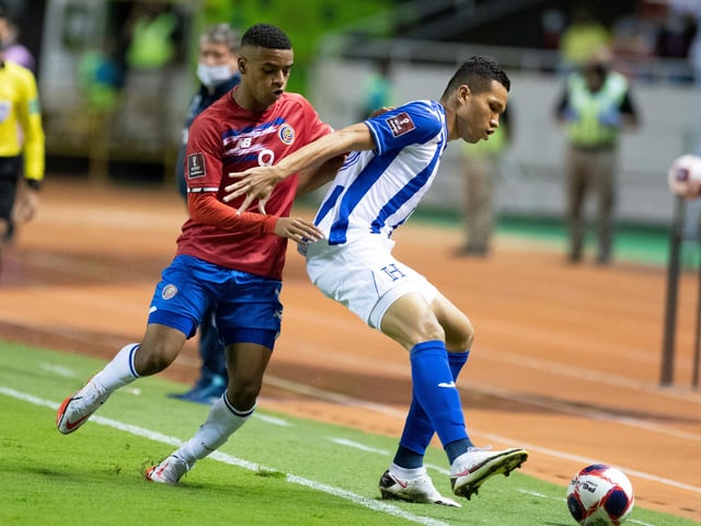 The Costa Rica international signed terms at the Academy of Light and is now a Sunderland player.