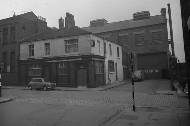 Wearside Echoes readers have been sharing their ultimate retro pub crawl routes through Sunderland. Let's take a look at their favourite haunts.