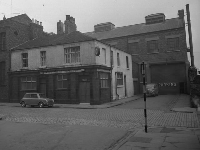 Wearside Echoes readers have been sharing their ultimate retro pub crawl routes through Sunderland. Let's take a look at their favourite haunts.