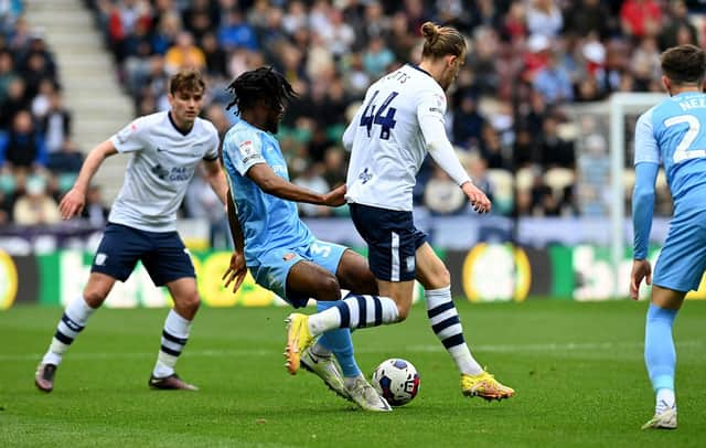 Pierre Ekwah playing for Sunderland