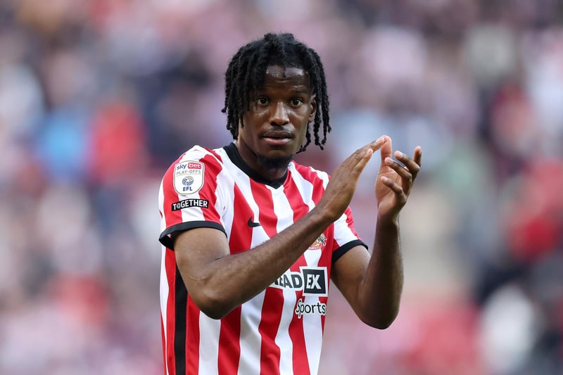 After a shaky start to his Sunderland career, Ekwah was superb towards the back end of Sunderland's season with fans keen to see how he does this campaign. 8/10
