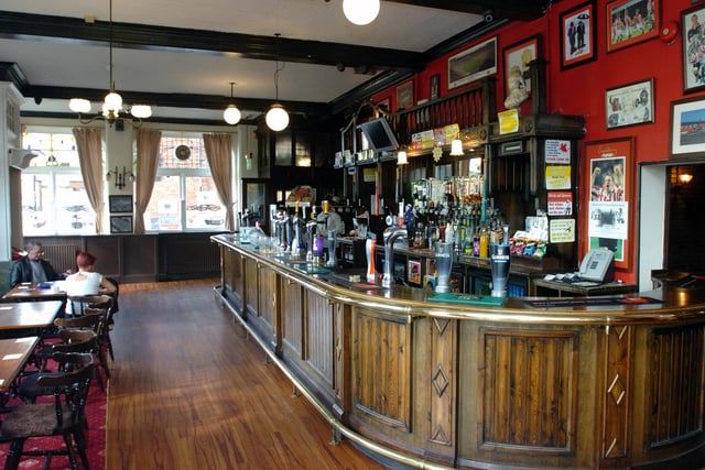 The bar of the Mountain Daisy as it looked in 2010.