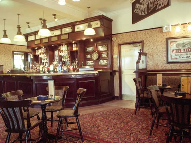 Inside the lounge of The Wavendon pub in July 1996. Were you a regular here?
Lounge