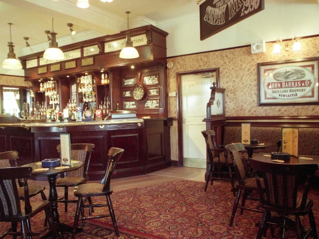 Inside the lounge of The Wavendon pub in July 1996. Were you a regular here?
Lounge