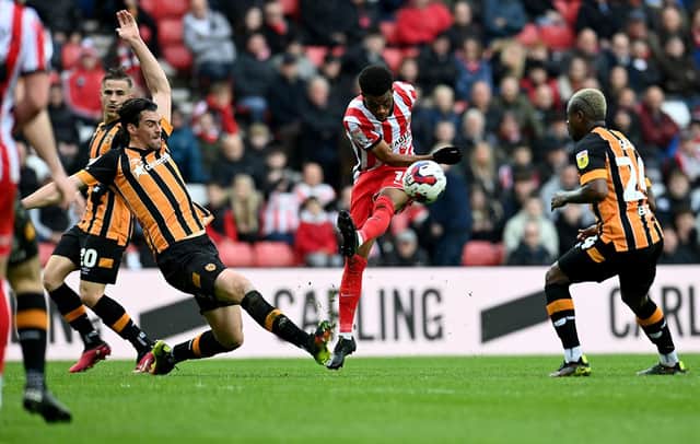 Amad Diallo playing for Sunderland against Hull City.