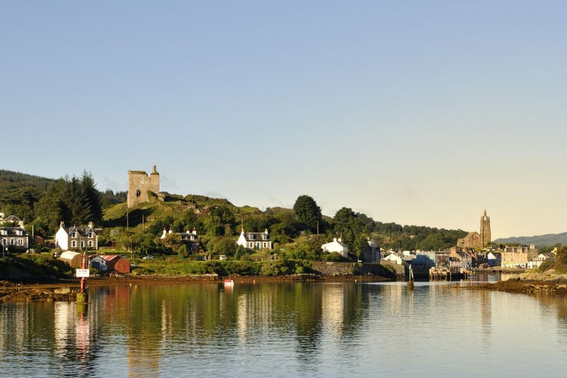 Tarbert, in Argyll and Bute, is built around an inlet of Loch Fyne. It has a pretty harbour and traditional houses in the shadow of a picturesque ruined castle.
