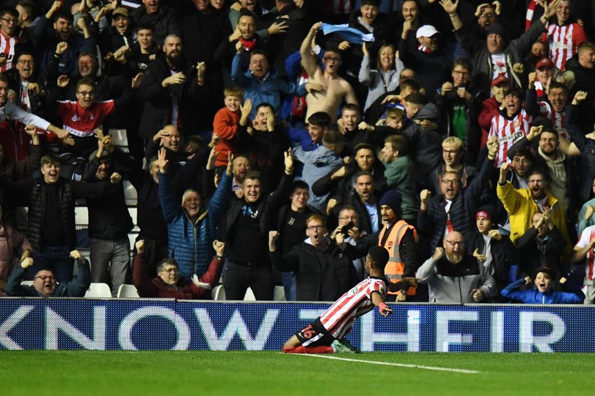 ‘Brilliant’: Foto rating pemain Sunderland Phil Smith sebagai Cats man menang 9 di Birmingham
