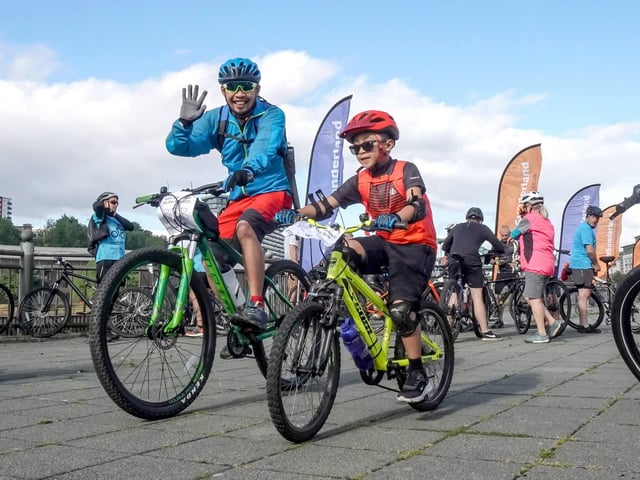 Two riders begin their adventure.