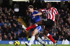 LONDON, ENGLAND - NOVEMBER 14:  Nedum Onuoha of Sunderland beats Branislav Ivanovic of Chelsea to score their first goal during the Barclays Premier League match between Chelsea and Sunderland at Stamford Bridge on November 14, 2010 in London, England.  (Photo by Scott Heavey/Getty Images)