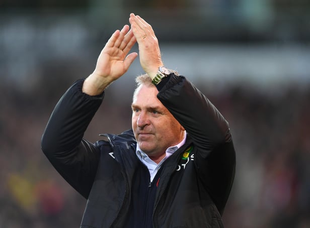 NORWICH, ENGLAND - NOVEMBER 20: Dean Smith, Manager of Norwich City acknowledges the fans prior to the Premier League match between Norwich City and Southampton at Carrow Road on November 20, 2021 in Norwich, England. (Photo by Harriet Lander/Getty Images)