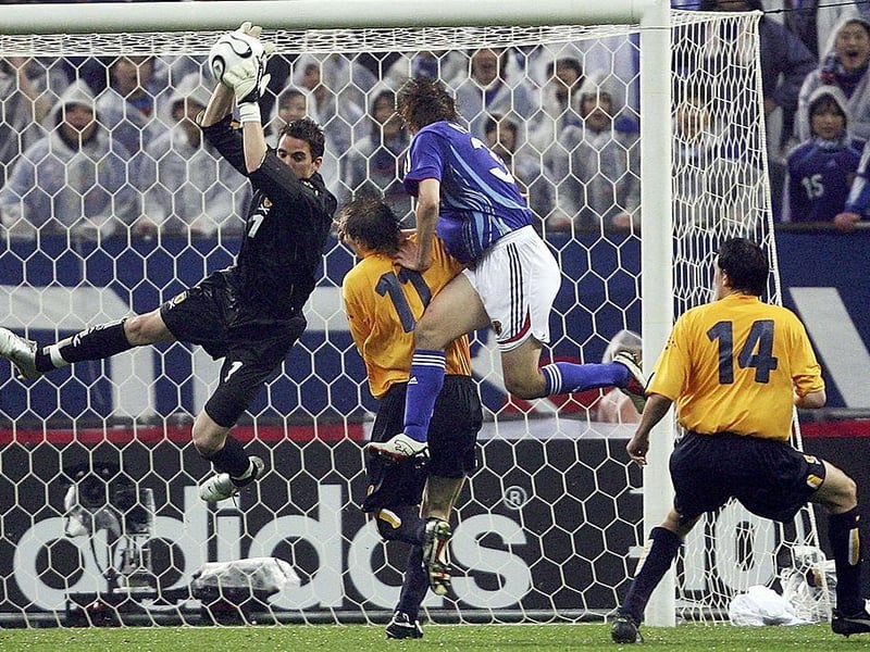 Then of Cardiff City, Alexander moved to Rangers where he played in the UEFA Cup Final of 2008. Moved on from Ibrox and now coach at Dundee United. (Photo by Koichi Kamoshida/Getty Images)