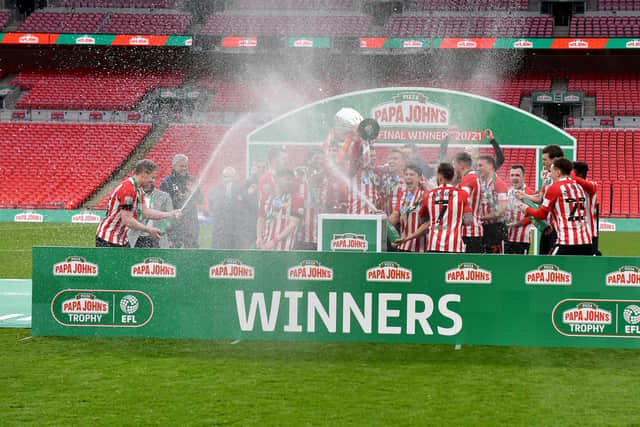 Sunderland celebrate winning the Papa John's Trophy.