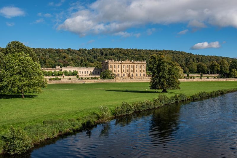 There's no better backdrop for a lovely picnic than the stately splendour of Chatsworth House. Soak up the beautiful scenery as you enjoy a picnic by the river. Photo Shutterstock/Mountaintreks