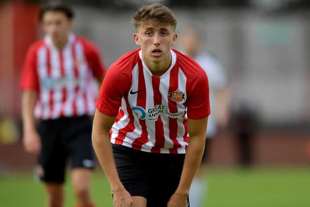 Dan Neil has signed a three-year professional contract on Wearside