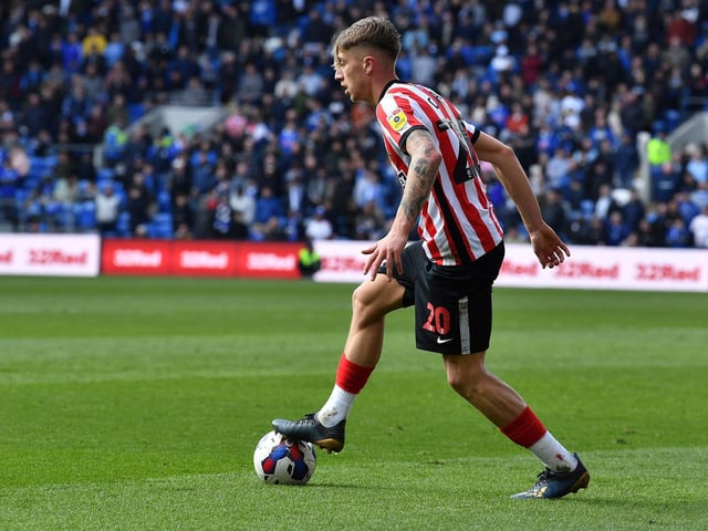 All but finished the game inside ten minutes with a brilliant solo goal driving in from the left. Then took another penalty very well to go two clear at the top of the Championship scoring charts. Superb start to the campaign. 9