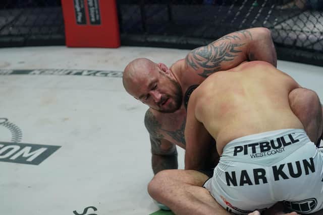 The official result was Phil De Fries def. Tomasz Narkun by TKO, Round 2, 3:37