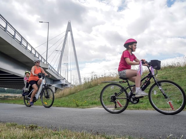 Among the landmarks along the route was the city's Northern Spire bridge.