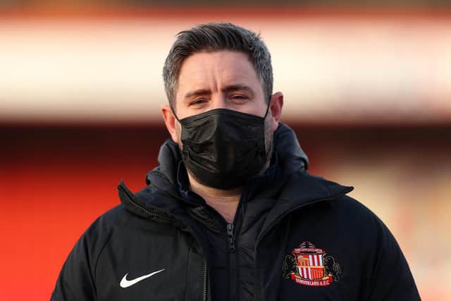 Sunderland head coach Lee Johnson has named his starting XI to face Lincoln City this afternoon.