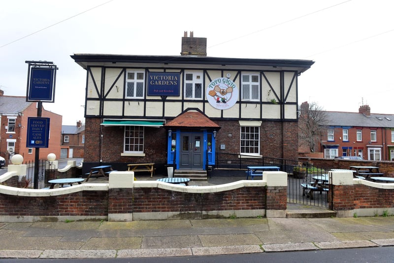 Victoria Gardens in Grangetown has been brought back to life in recent years with lots of new additions. A great dog-friendly pub, it offers a good value Sunday lunch with a 4.5 rating.