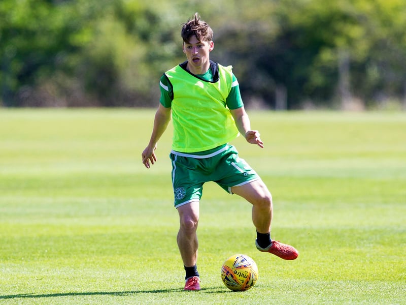 It would likely be only one of Turnbull or Gauld brought in as an extra central playmaker. The Farense midfielder has experience on his side.