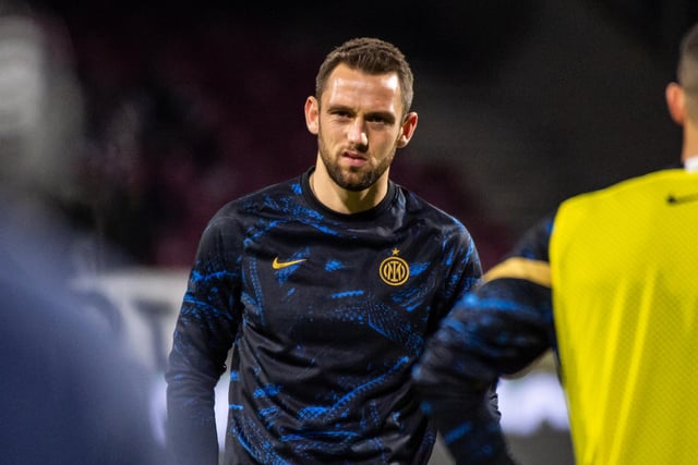 Chelsea have been recently linked with a move for Inter Milan defender Stefan de Vrij as they look to improve their struggling defence. A move for the Dutchman could be perfect given his relationship with Antonio Conte.