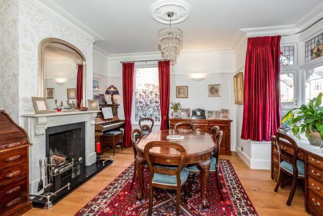 This is what the dining room looks like.