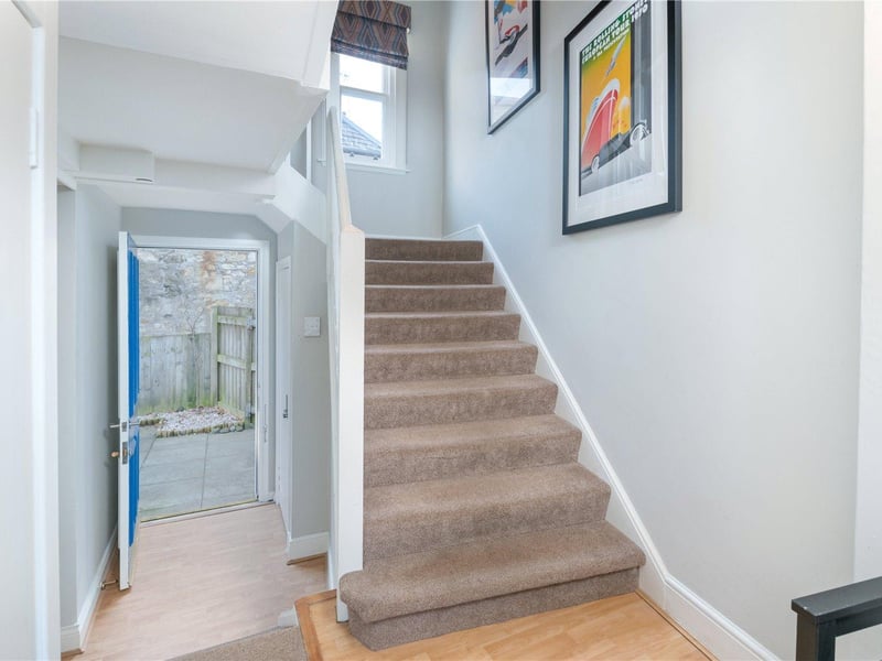 Entrance hall and stairs.