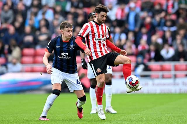Sunderland star Patrick Roberts has been backed to further improve under the guidance of Tony Mowbray.