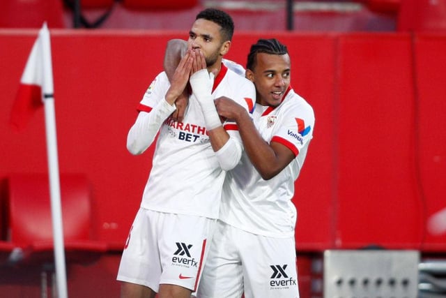 West Ham have been told that they must be willing up their offer if they are to sign Sevilla’s Youssef En-Nesyri this month. The Hammers are in the market for a striker to replace the recently-departed Sebastien Haller. (Estadio Deportivo)


(Photo by Fran Santiago/Getty Images)