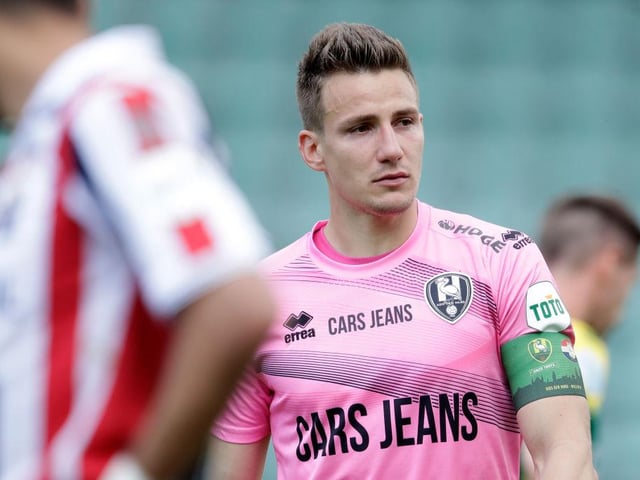 Rangers have been linked with a move for Schalke goalkeeper Martin Fraisl. However the Ibrox side face competition for the 28-year-old who is out of contract at the end of the season. Norwich City are one of the clubs said to be interested. Fraisl has won the No.1 spot at the German second tier side. (Daily Mail)