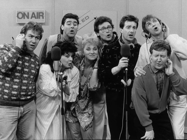 Andy on scene with the cast of Naked Video, a BBC Scotland sketch show that was aired on BBC Two from May 1986 to November 1991.
From Left to right: GREGOR FISHER, ELAINE C SMITH, ANDY GRAY, HELEN LEDERER, TONY ROPER, JOHN SPARKES, JONATHAN WATSON, RON BAIN
