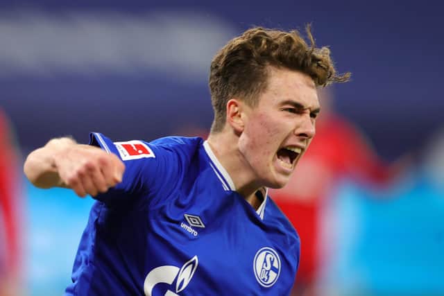 Matthew Hoppe of FC Schalke celebrates.