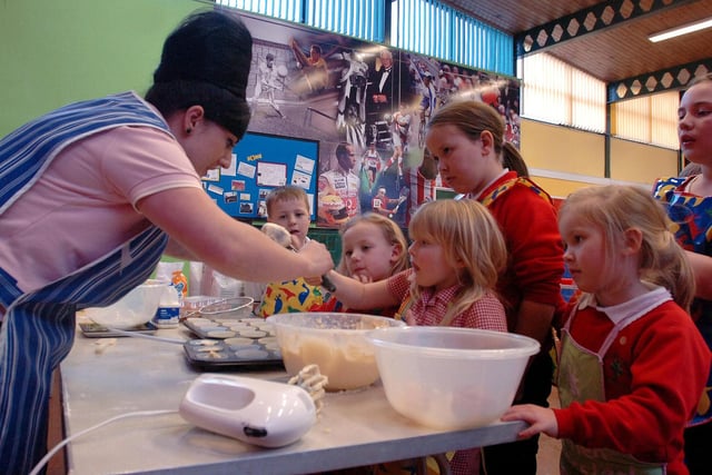 Masterchef finalist Stacie Stewart passed on some of her baking skills to the Cookery Club at Willowfield Primary school, Witherwack, in 2011.