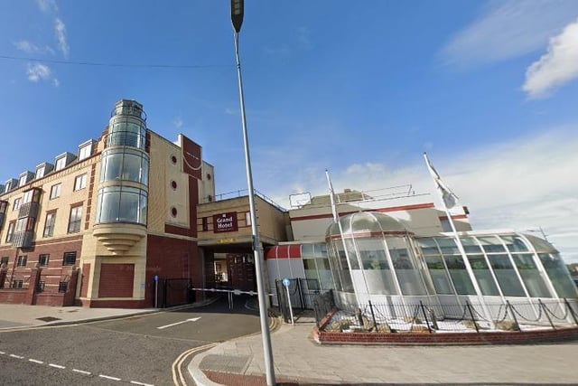 Another coastal option, Seaburn's Grand Hotel has a 4 out of five rating from 1,121 reviews.