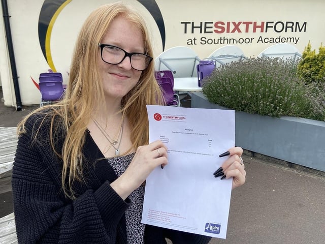 Southmoor Academy student Keely Lee, 18, has overcome anxiety issues to attain straight A* grades in her A-Levels.
Picture by FRANK REID