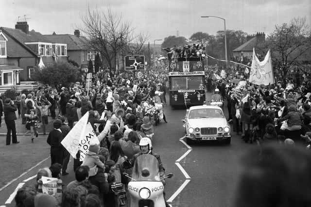 Look at the crowds on Durham Road near the Board Inn. Here comes the bus!!