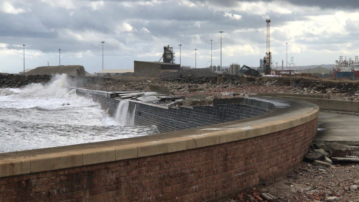 City planning chiefs unanimously approve extensions to 'rock armour' sea defences protecting Port of Sunderland