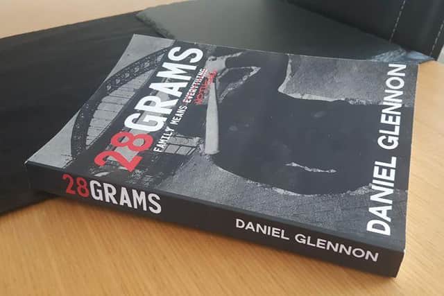 Novel 28 Grams by Daniel Glennon.