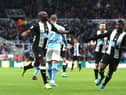 NEWCASTLE UPON TYNE, ENGLAND - NOVEMBER 30: Jetro Willems of Newcastle United celebrates after scoring his team's first goal during the Premier League match between Newcastle United and Manchester City at St. James Park on November 30, 2019 in Newcastle upon Tyne, United Kingdom. (Photo by Ian MacNicol/Getty Images)