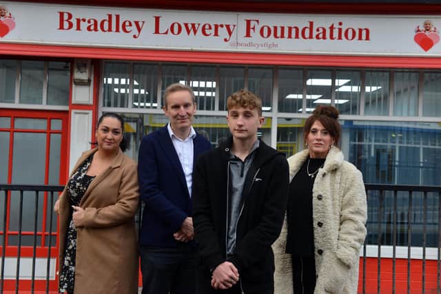 Jacob with Bradley Lowery Foundation founder Gemma Lowery, surgeon Joel Dunning and mum Rachel Ferguson