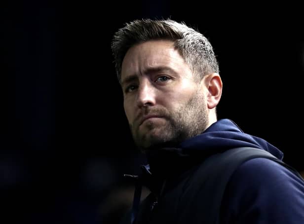 SHEFFIELD, ENGLAND - NOVEMBER 02: Lee Johnson, Manager of Sunderland looks on prior to the Sky Bet League One match between Sheffield Wednesday and Sunderland at Hillsborough Stadium on November 02, 2021 in Sheffield, England. (Photo by George Wood/Getty Images)