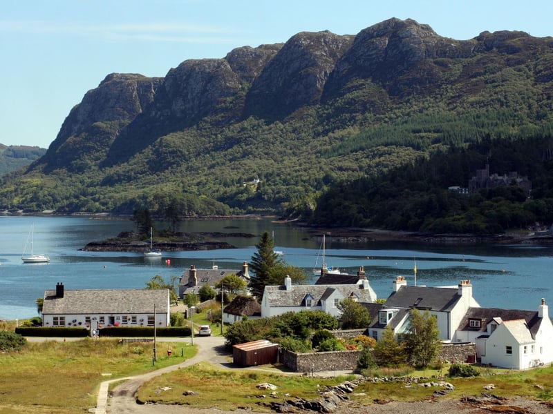 Set on the west coast of Scotland, eight miles north of the Skye Road Bridge, the palm trees and pretty buildings of Plockton make it a popular destination.