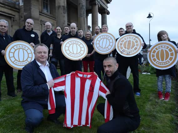 Kevin Phillips becomes new ambassador for the SAFC Fans Museum.
Museum's Michael Ganley (L)