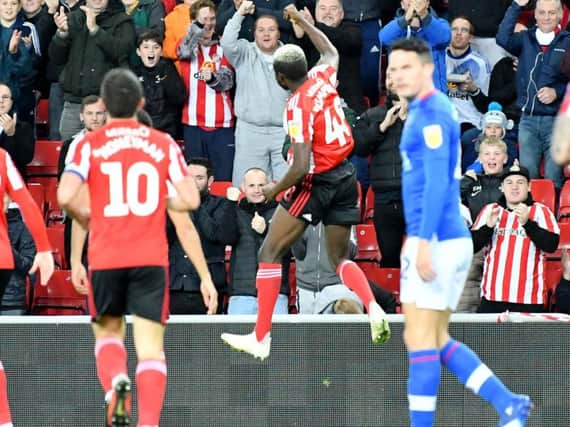 Benji Kimpioka celebrates his first Sunderland goal