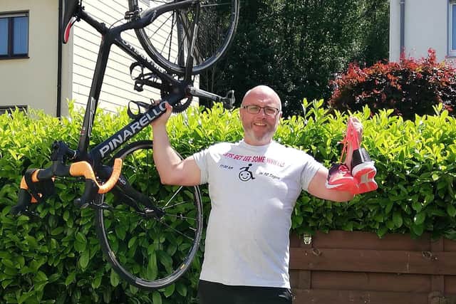 Steve Thompson is set to cycle over 1,000 km in 10 days to raise money to buy friend Lee Williamson a new wheelchair.