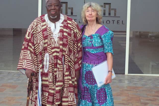 Lynne Symonds with Wulugu Naba Professor Nabila who enskinned her in 1996.